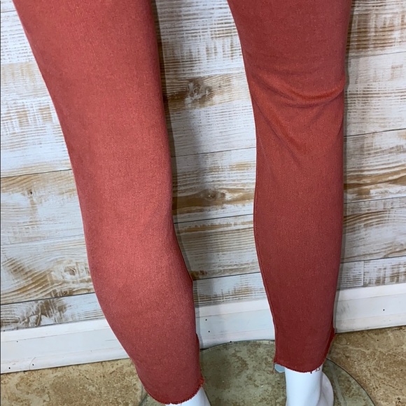 Free People Raw hem High-Rise skinny Jeans 2 (26) - Picture 8 of 12